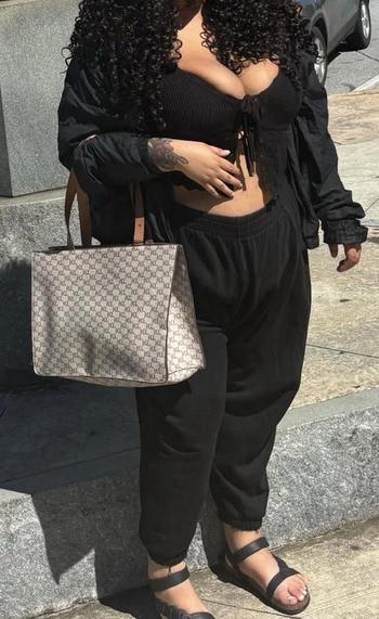 Hazel, 26  female escort, Hickory