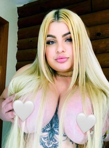 Kloe, 25  female escort, Hickory